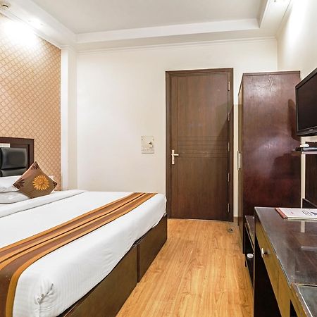 Royal Residence Mg Road 古尔冈 外观 照片