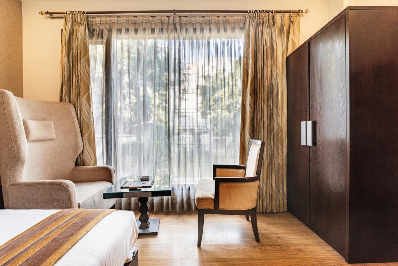 Royal Residence Mg Road 古尔冈 外观 照片