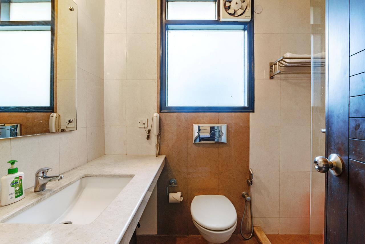 Royal Residence Mg Road 古尔冈 外观 照片