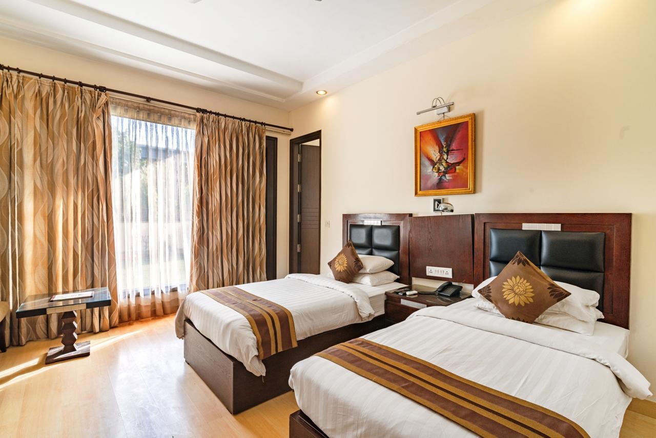 Royal Residence Mg Road 古尔冈 外观 照片